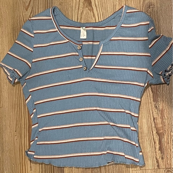 low crop baby tee - baby blue - Picture 1 of 3